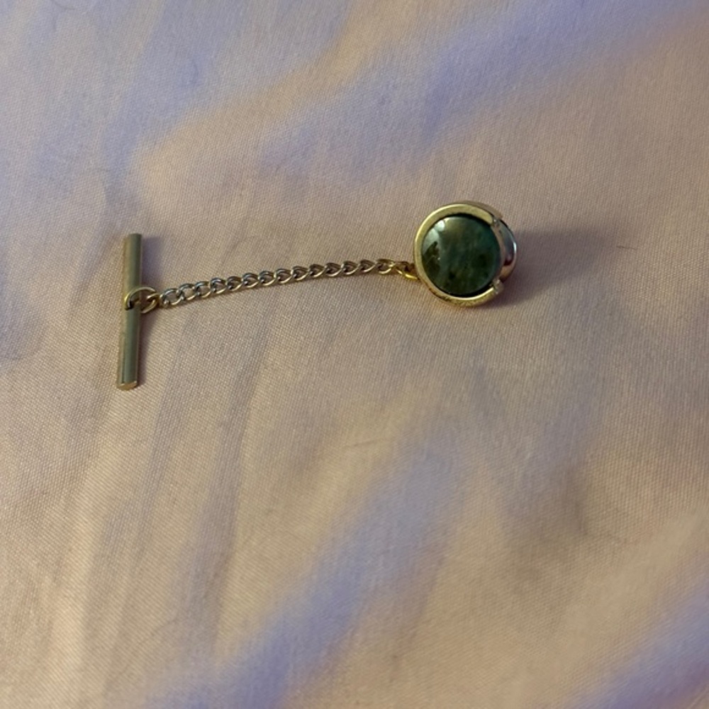 Silver and Green Stone Tie Clasp